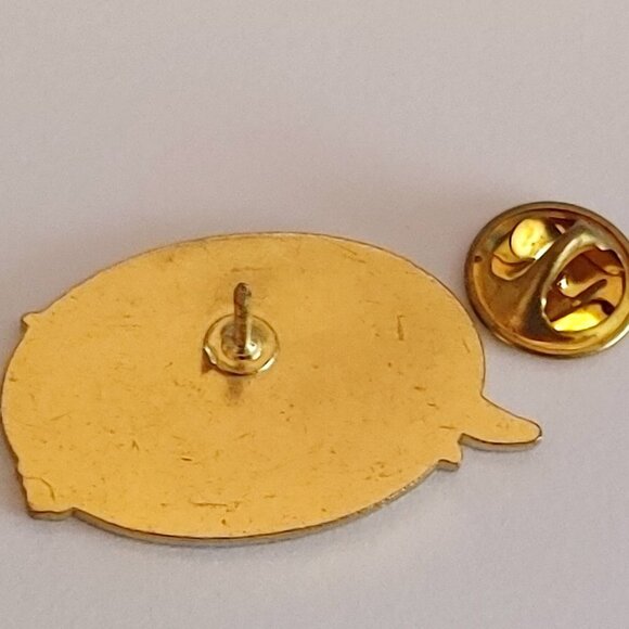 City of Thunder Bay Superior By Nature Slogan Enamel Pin Gold Tone - Picture 2 of 2